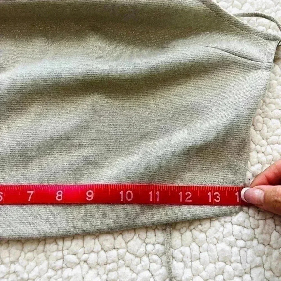 Urban Outfitters Silver Sparkle “70’s” Cropped Tie Back Halter Top Size S - Picture 12 of 13